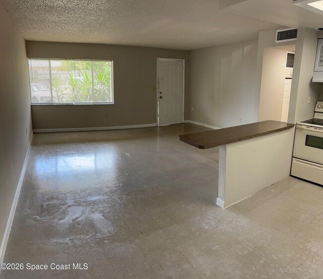 Building Photo - 800 N Fiske Blvd