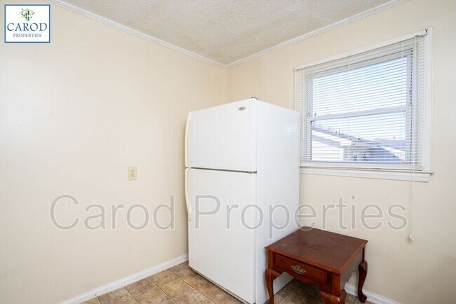 Building Photo - 847 Broad Ave