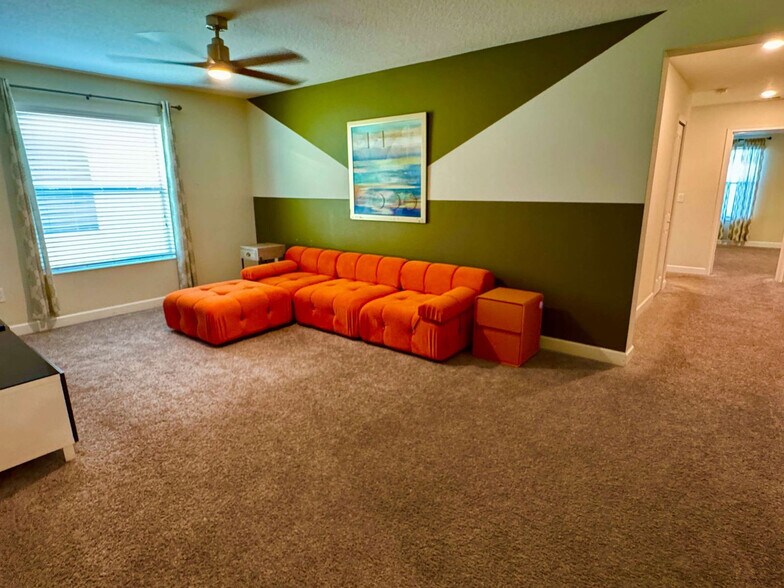 Building Photo - 4718 Kings Castle Cir
