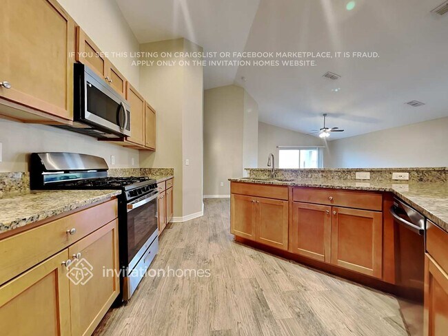 Building Photo - 1151 Sophia Blvd