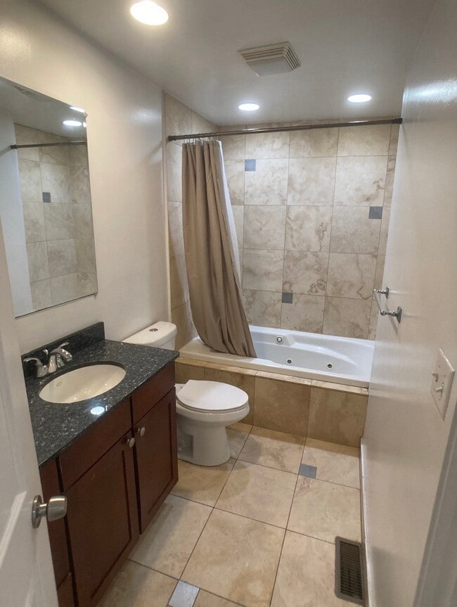 Building Photo - 1119 W Grand Ave