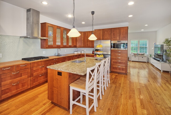 Building Photo - 288 County Rd