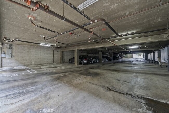 Building Photo - 231 E Burbank Blvd