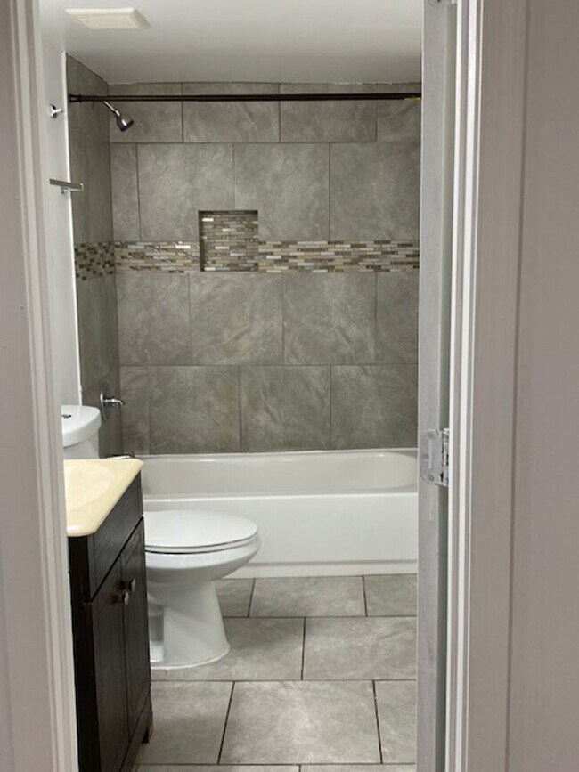 Building Photo - Gorgeous Parkville 3bd/3ba with 4th bd in Fin Bsmt. CAC! W/D! More! Available 5/15