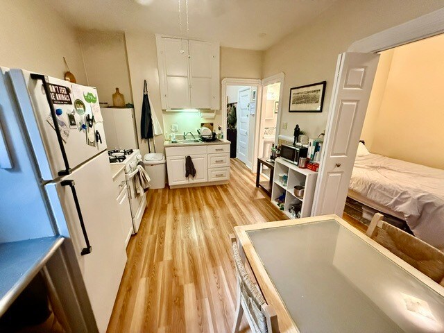 Building Photo - 26 1/2 Charter St