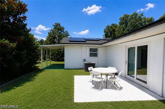 Building Photo - 655 Pointview Rd