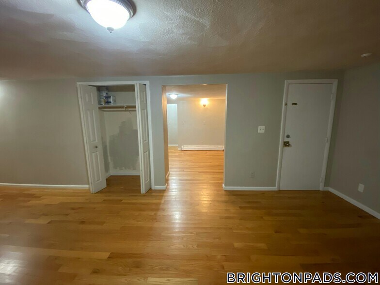 Building Photo - 27 Kelley Ct