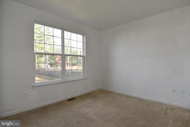 Building Photo - 3082 American Eagle Blvd