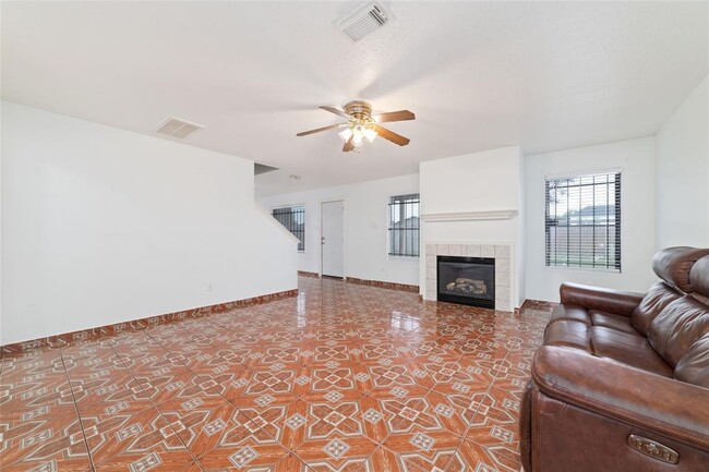 Building Photo - 1106 N Rock Dr