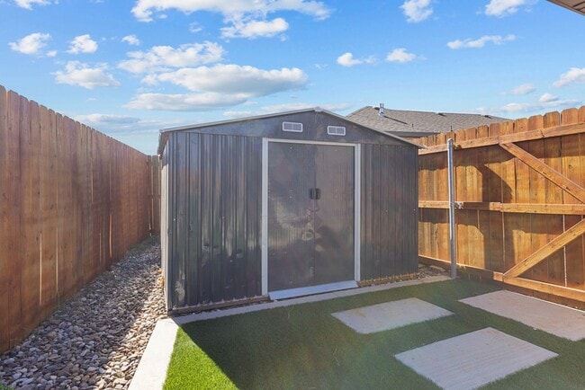 Building Photo - 6908 Wagon Ct