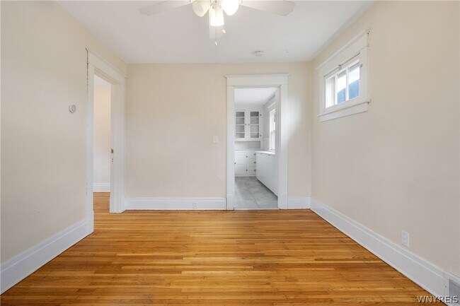 Building Photo - 509 Hinman Ave