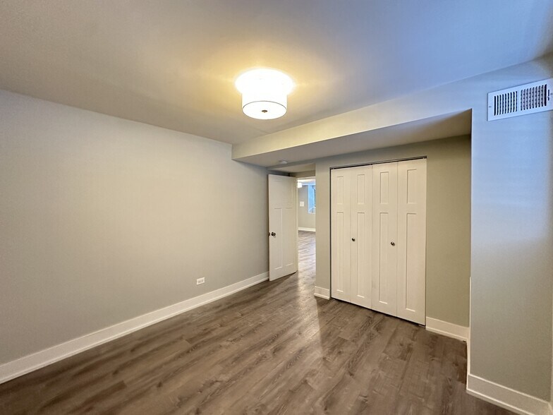 Building Photo - 1139 Maple Ave