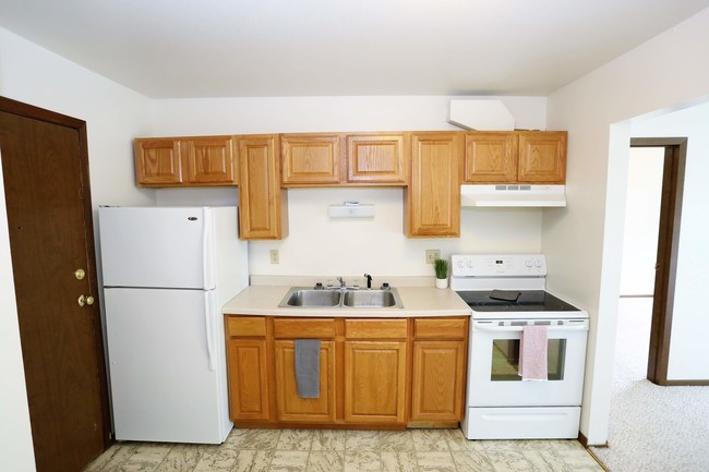 Primary Photo - Markham Apartments