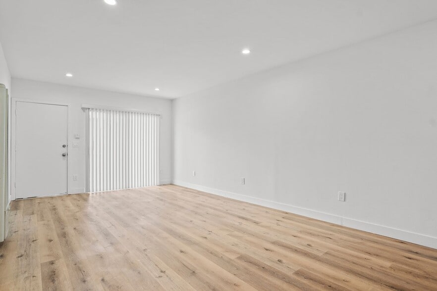Building Photo - Individual Bungalows: All 1 bedroom/ 1 bat...