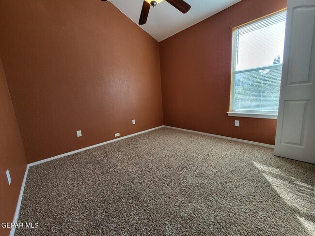 Building Photo - 7532 Plaza Taurina Dr