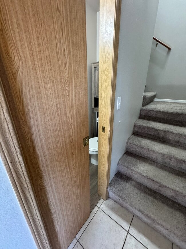 Building Photo - 207 Kansas St SW