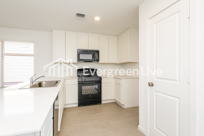 Building Photo - 12524 Huntington Rdg Wy