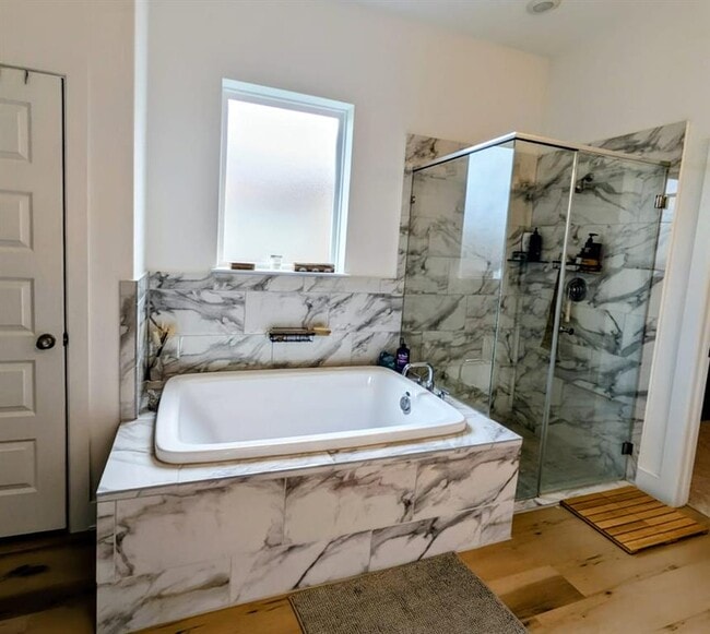 Building Photo - 109 Monterey Oak Trl
