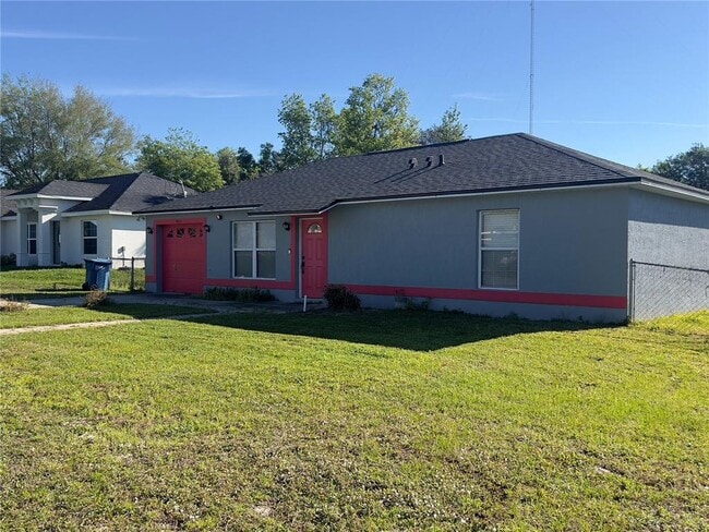 Building Photo - 825 Charles Ave