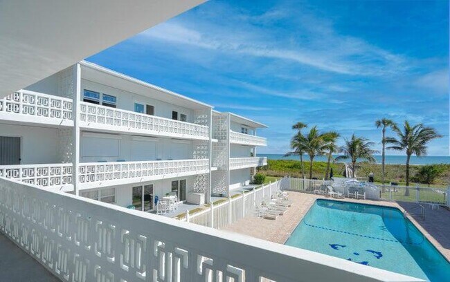 Building Photo - 4800 Ocean Beach Blvd