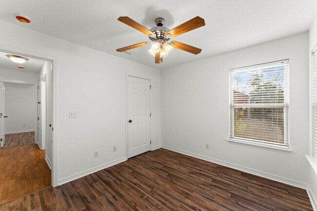 Building Photo - 71 Eventide Ln