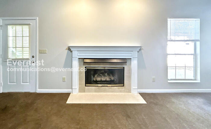Building Photo - 1532 Lake Park Dr
