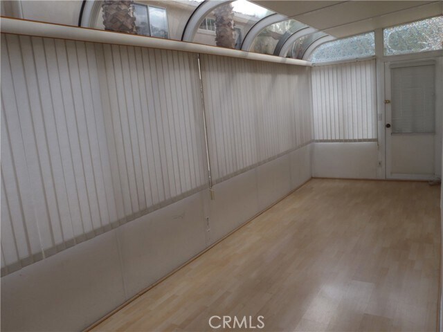 Building Photo - 68 Avanzare