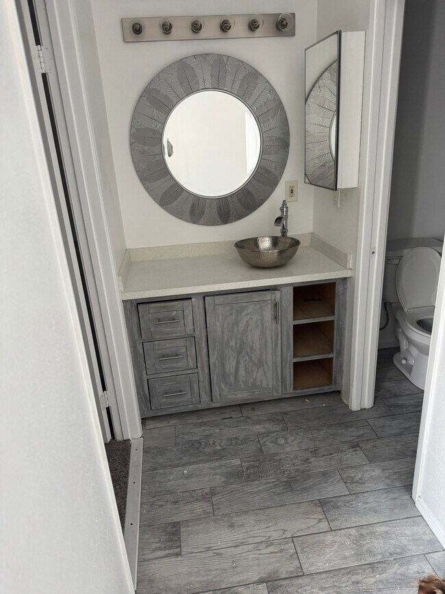 Building Photo - 2307 N Cahuenga Blvd