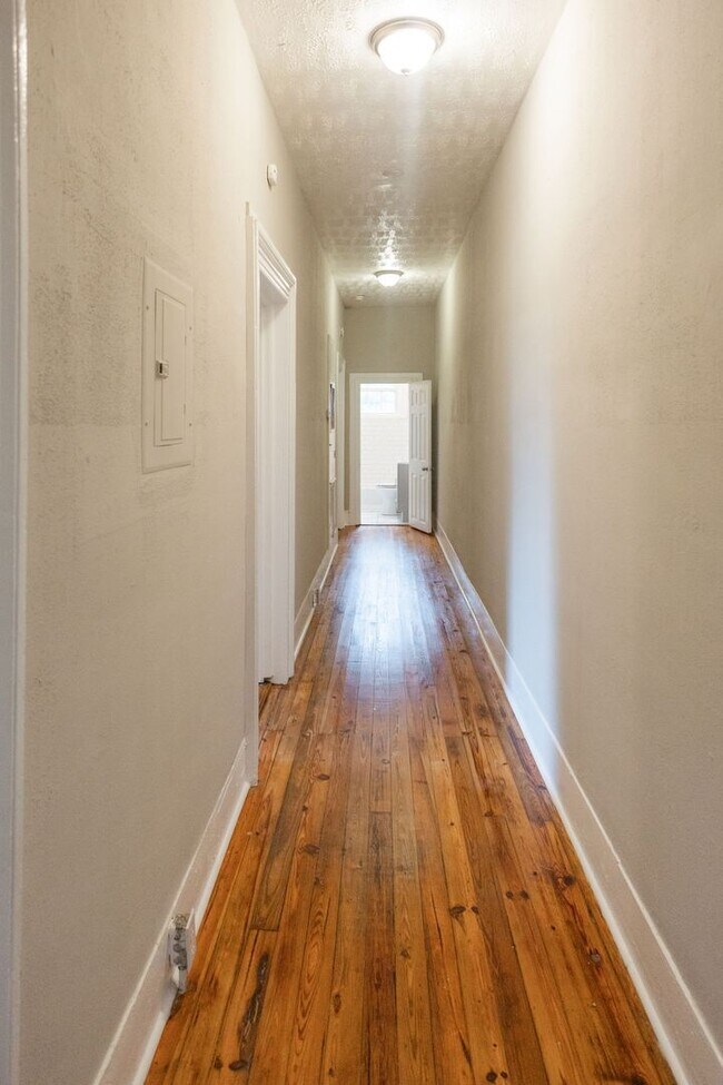 Building Photo - 315 W Chappell St