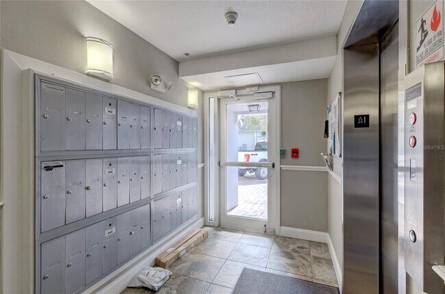 Building Photo - 210 5th Ave S
