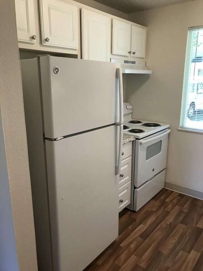 Building Photo - St. Johns 1 bedroom 1 bath in park-like setting.