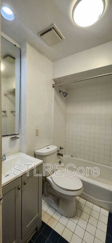 Building Photo - 2415 S 10th St