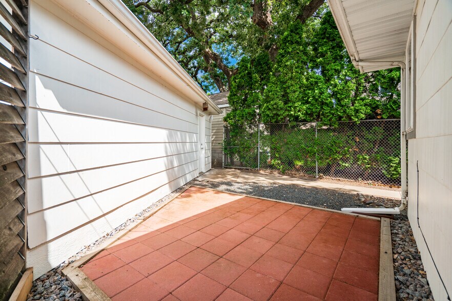 Private Backyard Patio - 5312 Hiawatha Ln