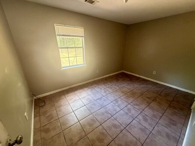 Building Photo - 1008 Daybreak Dr