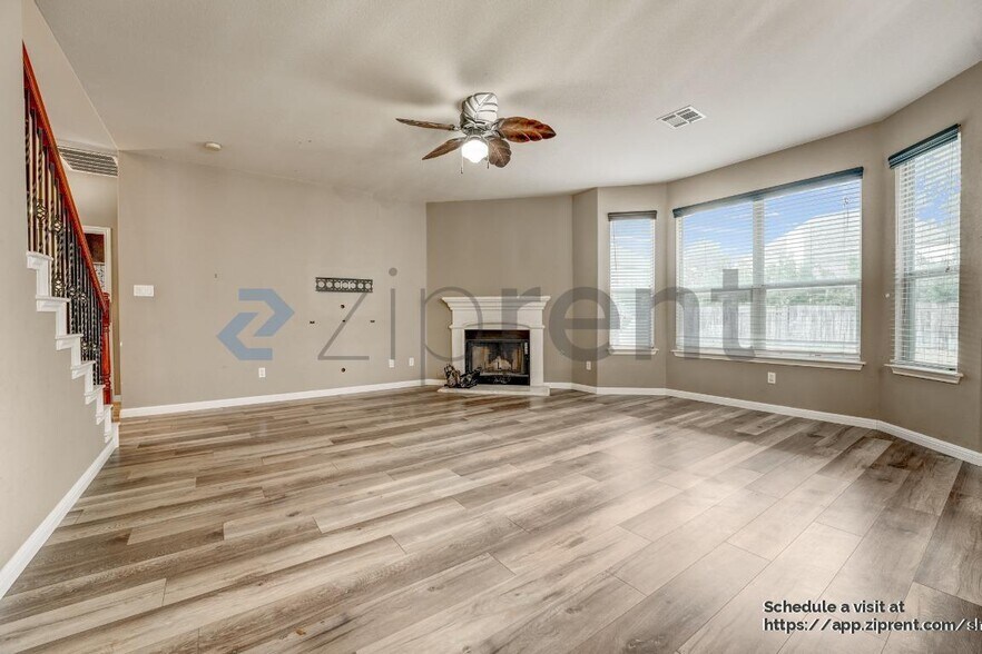 Building Photo - 706 Green Vista Ct