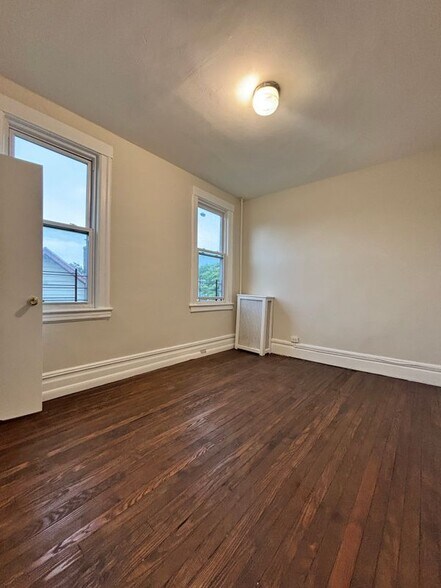 Building Photo - 105 Brookside Ave