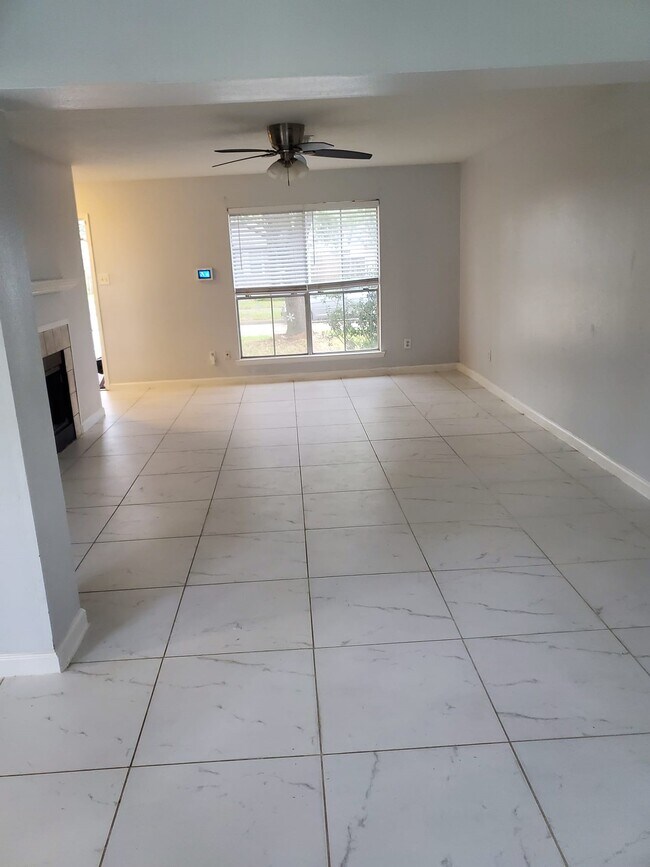 Building Photo - 3626 Nutwood Ln