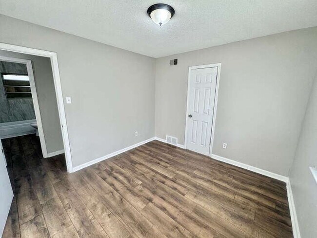 Building Photo - 5176 Braden Dr