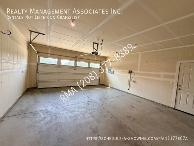 Building Photo - 3744 S Antler Ridge Ave