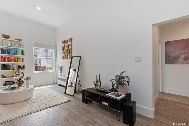 Building Photo - 1620 Broadway