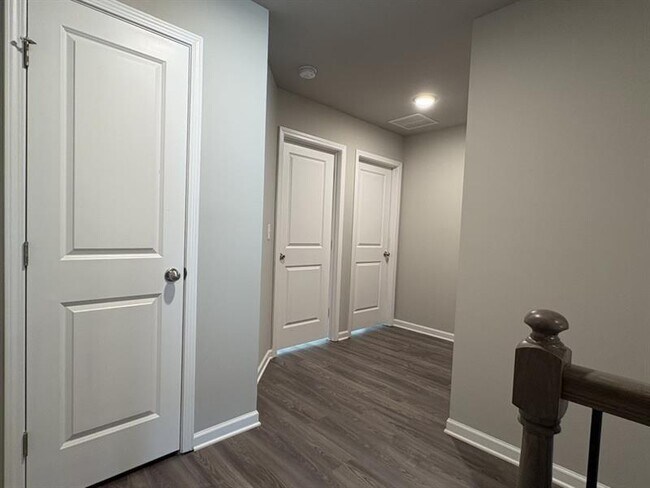 Building Photo - 5125 Fox Den Rd