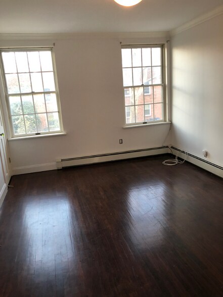 Building Photo - 39-27 45th St