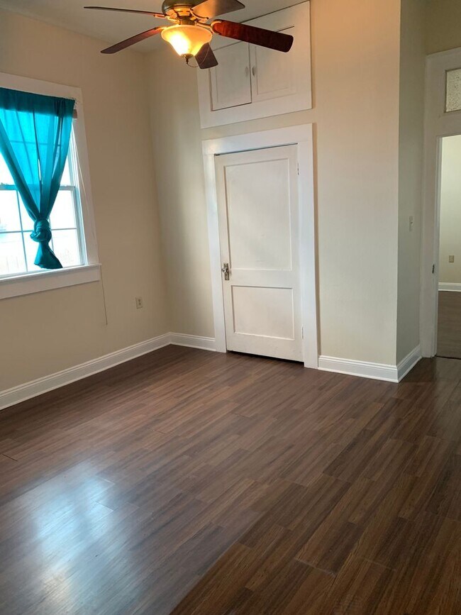 Building Photo - Charming 2BR Duplex in New Orleans