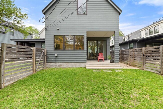 Building Photo - 1503 Richcreek Rd