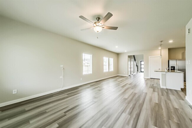 Building Photo - 18602 Etta Pnes Cir