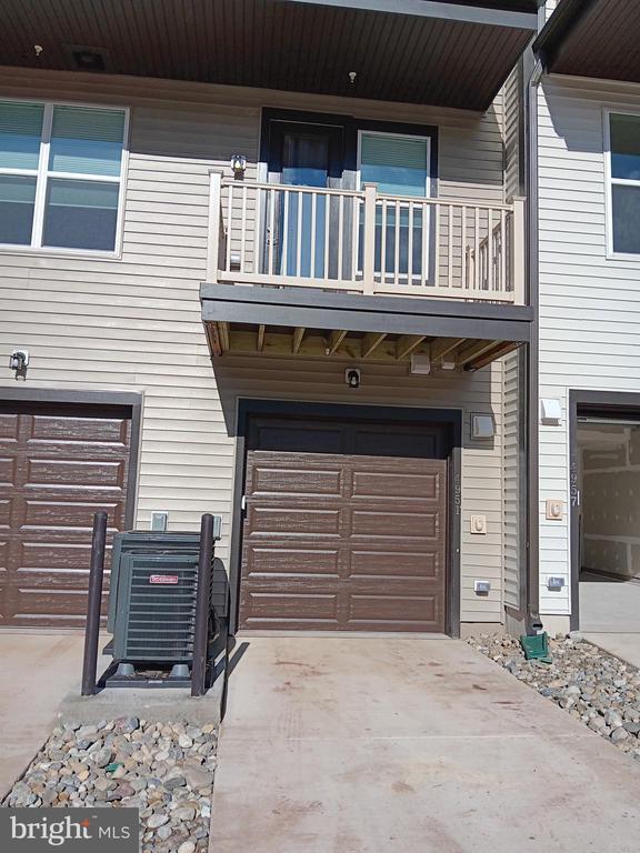 Building Photo - 4951 Longmire Wy