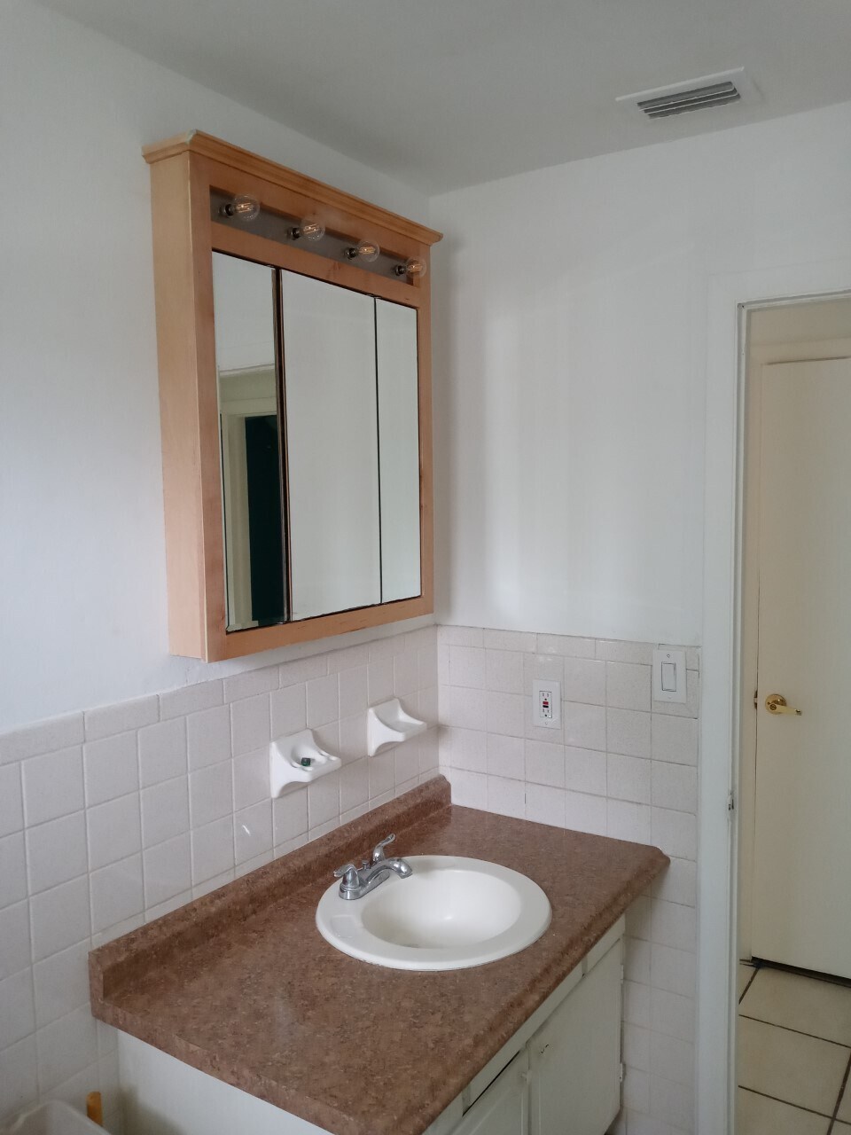 Building Photo - 8034 Orange Ave