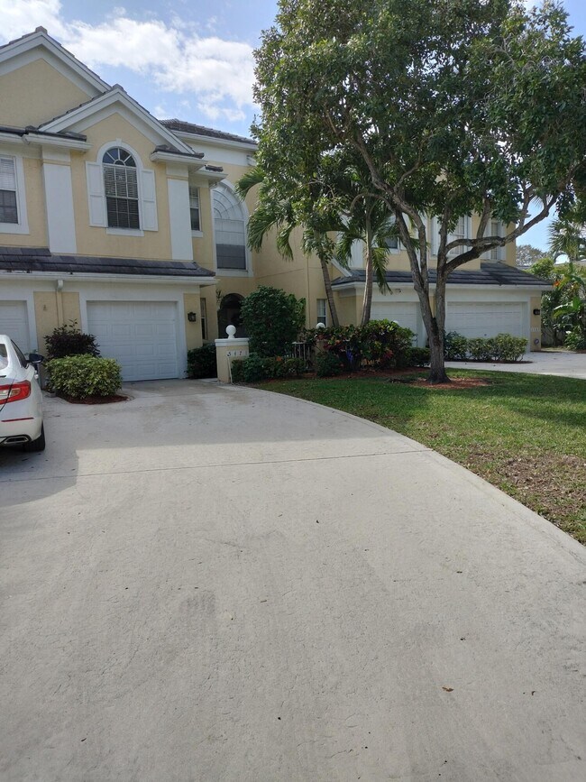 Primary Photo - 5471 Grand Park Pl