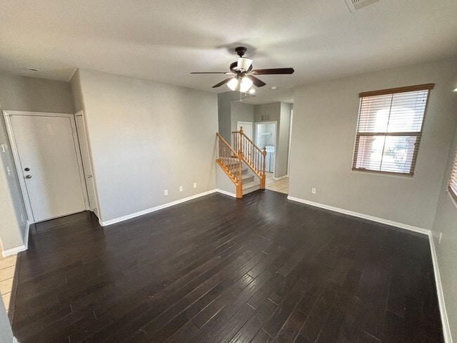 Building Photo - Beautiful 4Bed/3Bath/2Car home located between Summerlin/Providence area