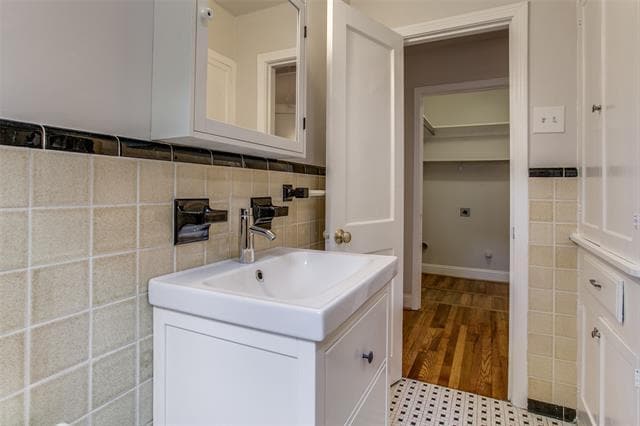 Building Photo - 5928 Penrose Ave